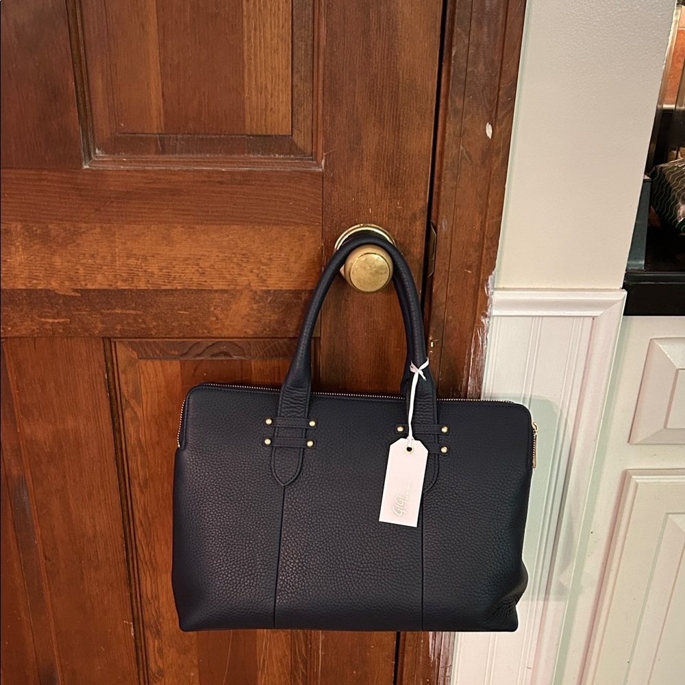 Elegant. Navy Leather Men's Bag